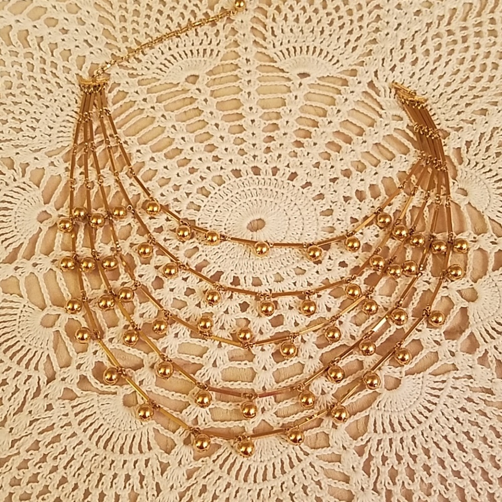 Beautiful lightweight gold necklace